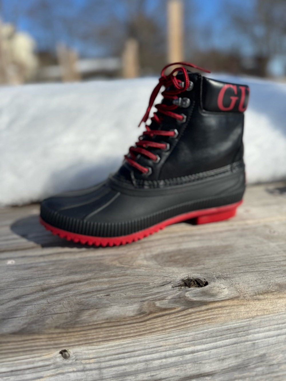 GUESS Duck Boots Men’s Size 9 Black Red Lace Up Waterproof